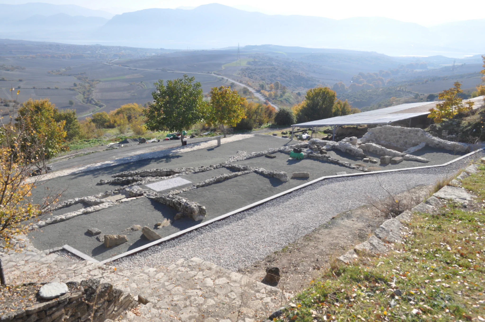 Άποψη του ανασκαφικού τομέα «Μεγάλοι Δόμοι ΙΙ», από βόρεια.