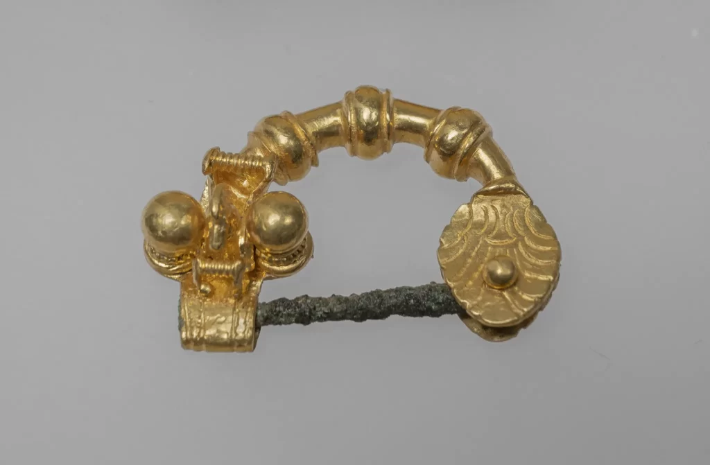 ΑΙΑ.ΣΤ08.ΕΝ.06-08 Πόρπες, α.κ. 1026